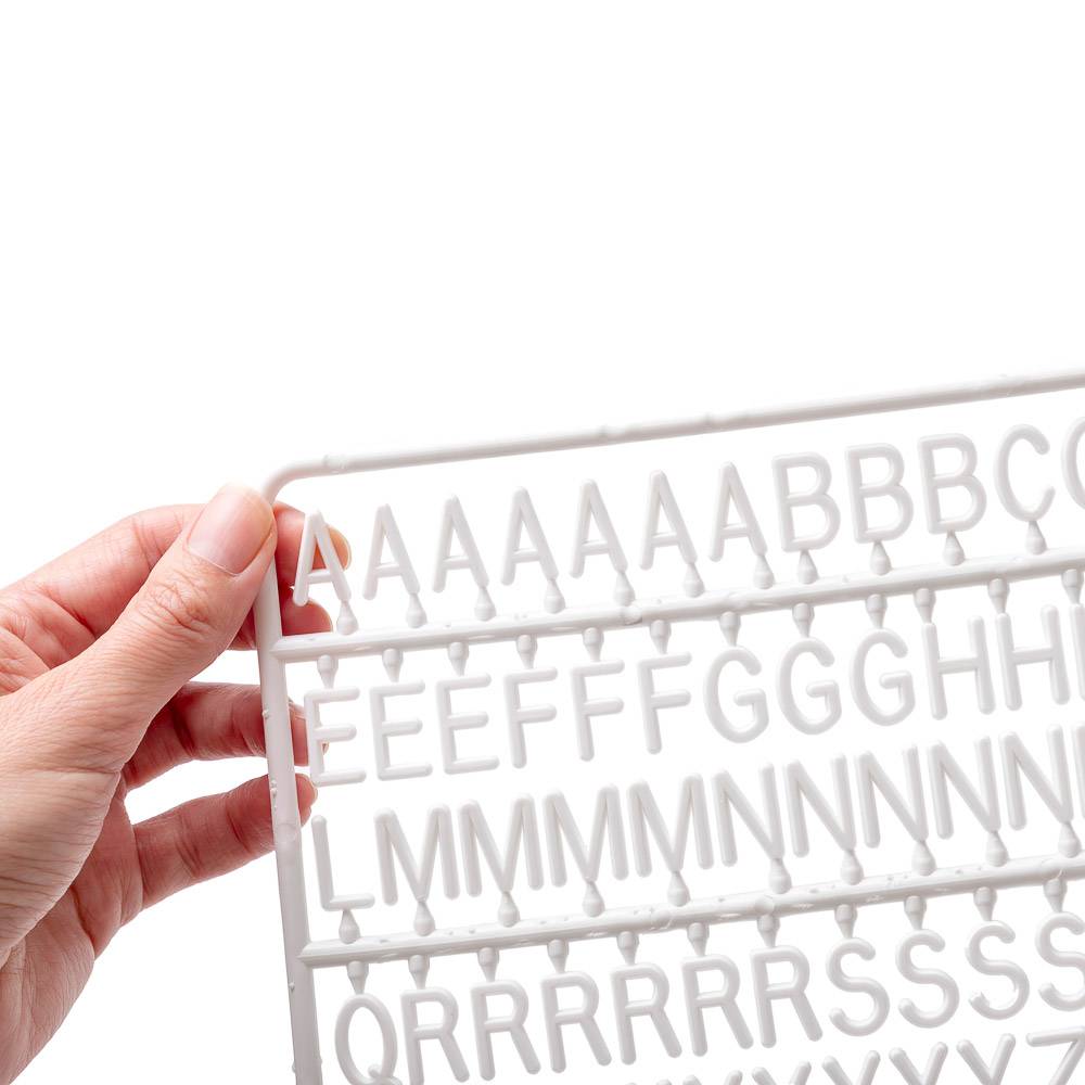 Litery i cyfry do wpinania na tablicę - zestaw